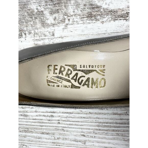 Women's Salvatore Ferragamo Dark Gray Leather Low Heel Pumps Sz 6.5AA (Narrow) - Picture 9 of 10